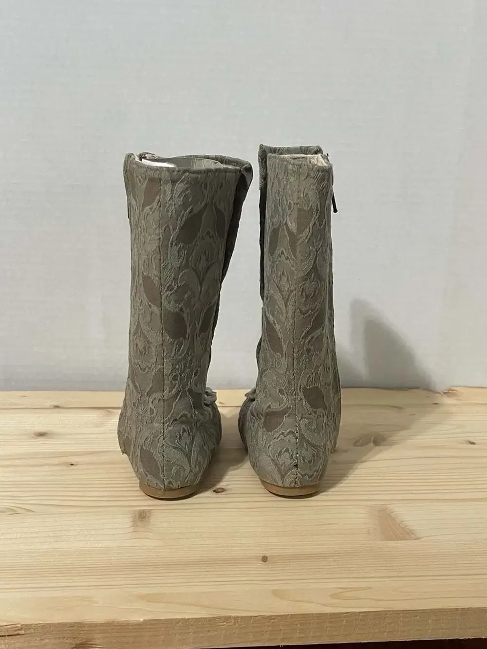 Joyfolie Leighton in Dove Damask Tall Boots with Brass Buttons Girls Size 5